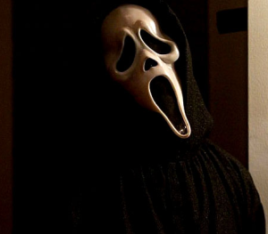 Ghostface, o assassino do Scream, convida-se a visitar o Museu Grévin 